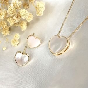 Conjunto Colar e Brincos Coração Dourado com Efeito Perolado